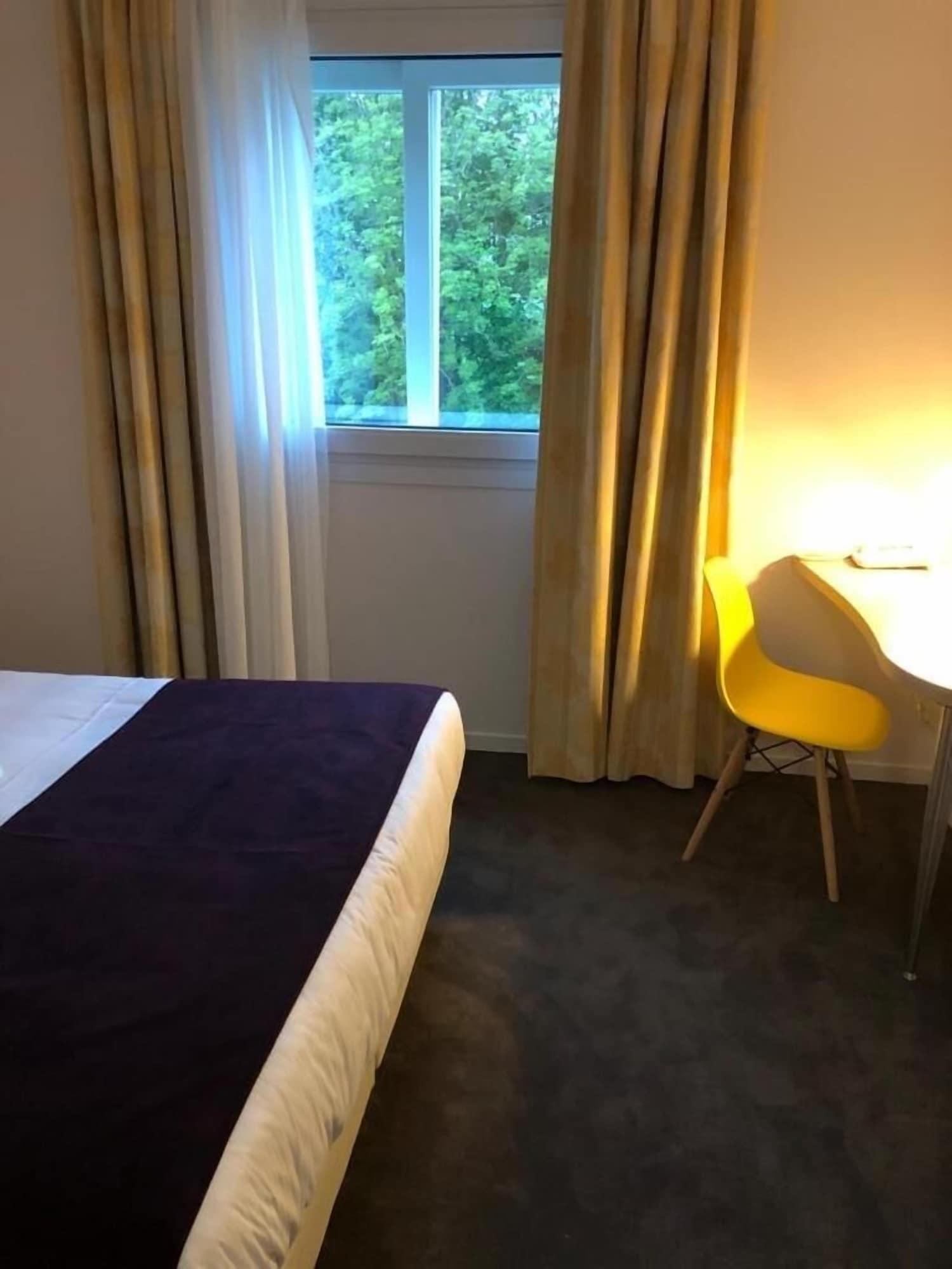 Le Manoir Hotel Orchies Ngoại thất bức ảnh