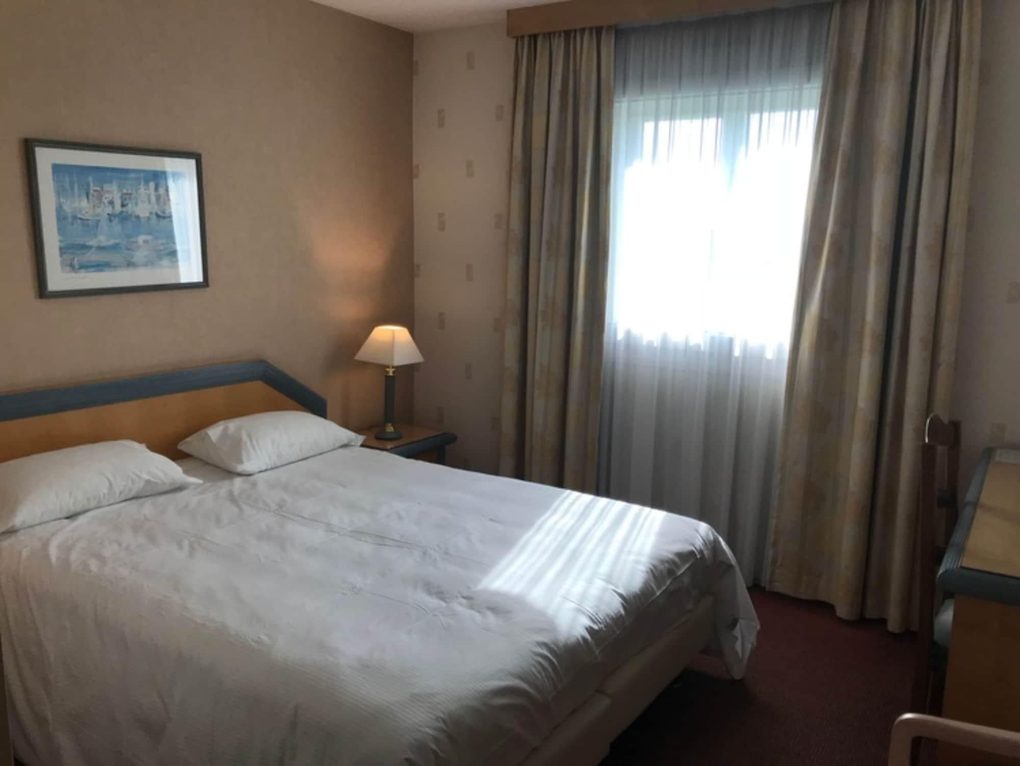 Le Manoir Hotel Orchies Ngoại thất bức ảnh