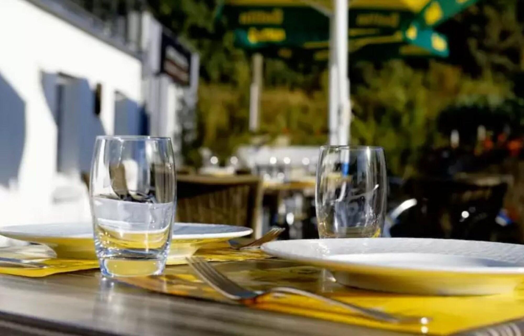 Le Manoir Hotel Orchies Ngoại thất bức ảnh