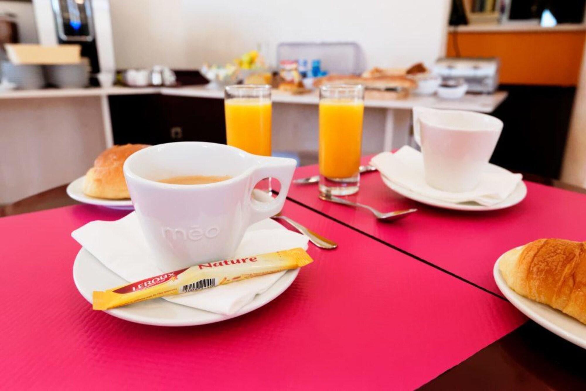 Le Manoir Hotel Orchies Ngoại thất bức ảnh